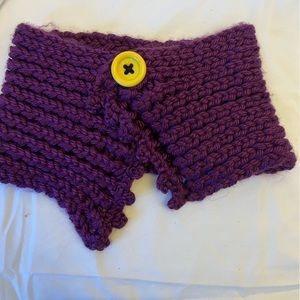 Neck Warmer. Pretty Knit With Center Button